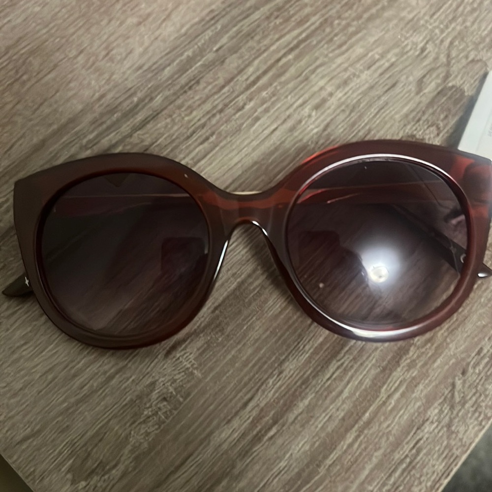 Burgundy oversized H&M sunglasses